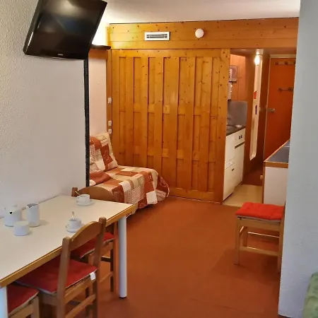 Au Pied Des Pistes Avec Balcon Et Wifi - Fr-1-346-503 *